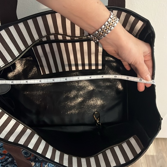 Henri Bendel pet tote - Picture 5 of 12